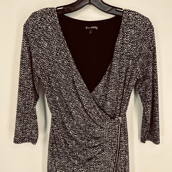 3/$25 Express Faux Wrap Dress XS Abstract Print Jersey Knit Zipper Sheath Mini - Picture 4 of 8